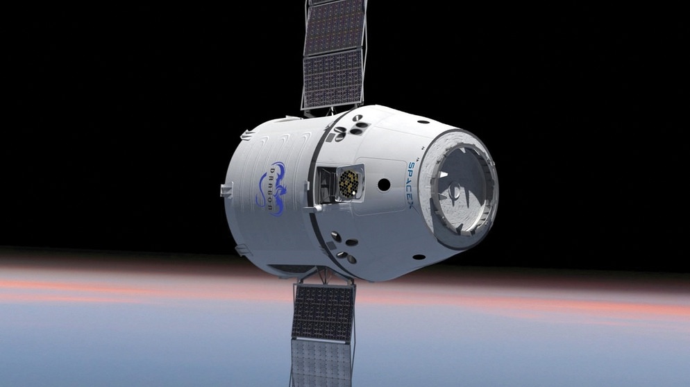 Elon Musks Firma SpaceX hat die Dragon-Raumkapsel entwickelt. Sie übernimmt als Ersatz für die Space Shuttles die Transportflüge zur Internationalen Raumstation ISS. | Bild: picture-alliance/dpa