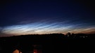 Leuchtende Nachtwolken aufgenommen in Neckarsulm in Richtung Plattenwald. Aufnahme vom 21.06.2019 (23:07 Uhr). | Bild: Edgar Reichel
