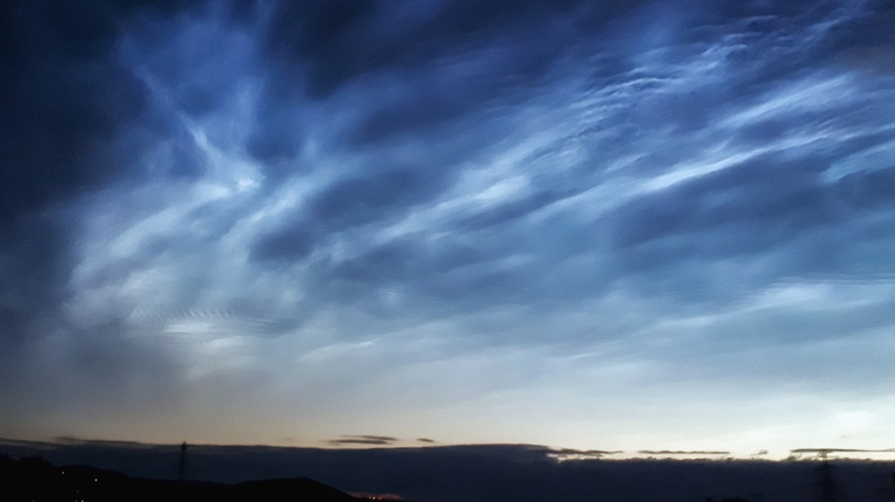 Leuchtende Nachtwolken am späten Abend des 5. Juli 2020 über Dresden
| Bild: Jacqueline Albrecht