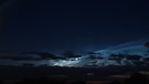 Leuchtende Nachtwolken in Bergen auf Rügen | Bild: Jana Eibrecht