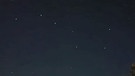 Das Sternbild Großer Wagen (ein Teil des Großen Bären) Anfang Oktober um kurz nach neun Uhr abends über einem Ostsee-Strand, aufgenommen von Alexander Hofmeister | Bild: Alexander Hofmeister