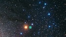 Ausschnitt der Milchstraße mit dem Sternbild Skorpion und seinem roten Stern Antares am Nachthimmel | Bild: NASA