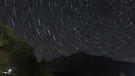 Sternspuren am slowenischen Nachthimmel von Bovec  | Bild: Maximilian Rößle