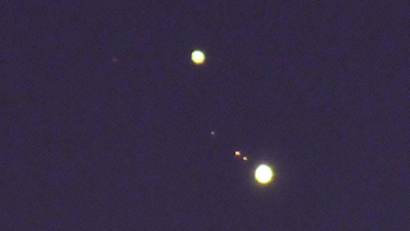 Jupiter und Saturn im Teleobjektiv am 19. Dezember 2020 über Berlin, fotografiert von Renate Thomalle | Bild: Renate Thomalle