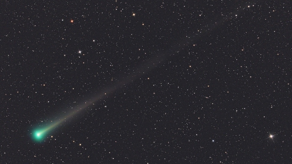 Der Komet C/2021 A1 Leonard am Morgen des 6. Dezember 2021, fotografiert von Norbert Mrozek. | Bild: Norbert Mrozek 