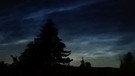 Am Abend des 5. Juli 2020 sind im Süden Deutschlands leuchtende Nachtwolken zu sehen, aufgenommen von Karo Heinrich in Berthelsdorf. | Bild: Karo Heinrich