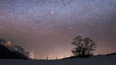 Sternenhimmel und Milchstraße bei Nacht  | Bild: BR/Sandra Demmelhuber