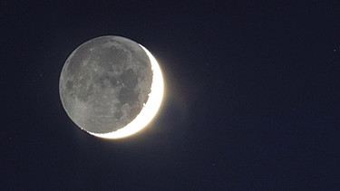 Die junge Mondsichel, fotografiert drei Tage nach Neumond, am 17. Dezember 2020, von Dieter Kohlruss | Bild: Dieter Kohlruss