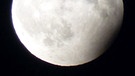Ende der partielle Mondfinsternis am 7. August 2017 um 21.10 Uhr aufgenommen in Sankt Ottilien von Wunibald Wörle | Bild: Wunibald Wörle