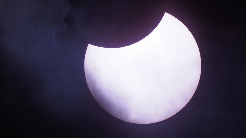 Foto der partiellen Sonnenfinsternis, die am 25. Oktober 2022 zu sehen war, hier fotografiert von Manfred Kellner. | Bild: Manfred Kellner