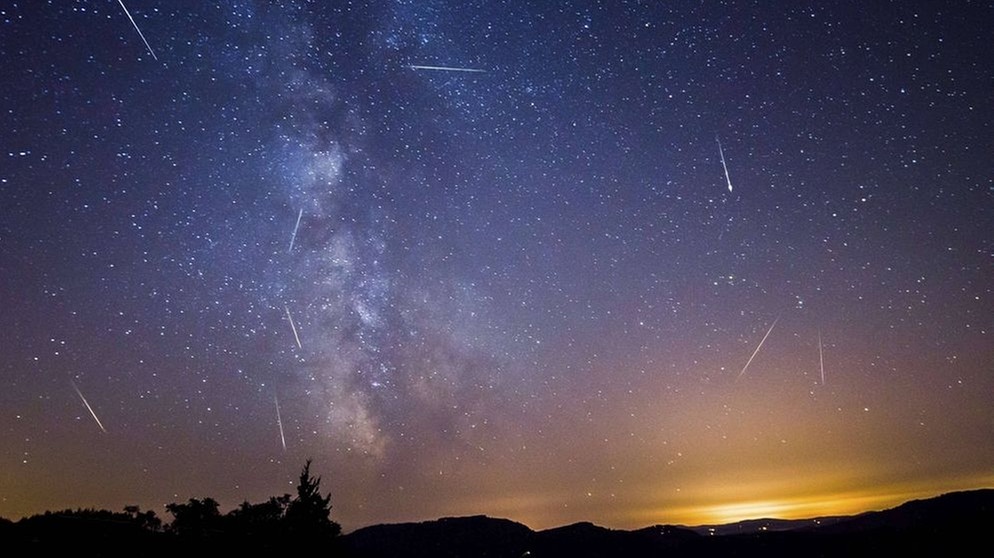 Jedes Jahr sind in der Nacht vom 12. auf den 13. August Hunderte Sternschnuppen unterwegs: Die Perseiden haben ihren Höhepunkt! | Bild: imago/ZUMA Press