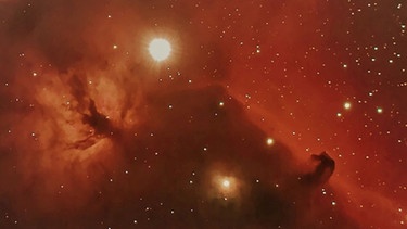 Der Pferdekopfnebel im Orionnebel im Sternbild Orion, zusammengesetzt aus 7 Einzelaufnahmen mit je 20,5 Minuten Belichtungszeit. | Bild: Heinrich Sommerkorn
