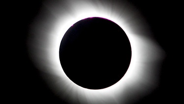 Die Korona während einer totalen Sonnenfinsternis | Bild: picture-alliance/dpa