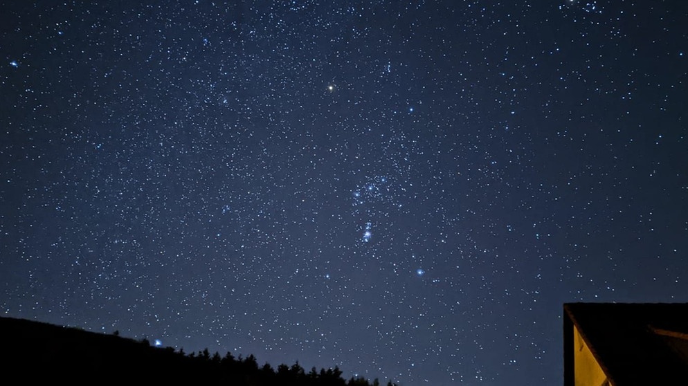 Sternbild Orion und Stern Sirius, fotografiert von Petra Eversberg | Bild: Petra Eversberg